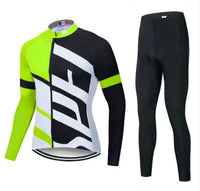 Groen (zwemkleding + klassieke kousen)